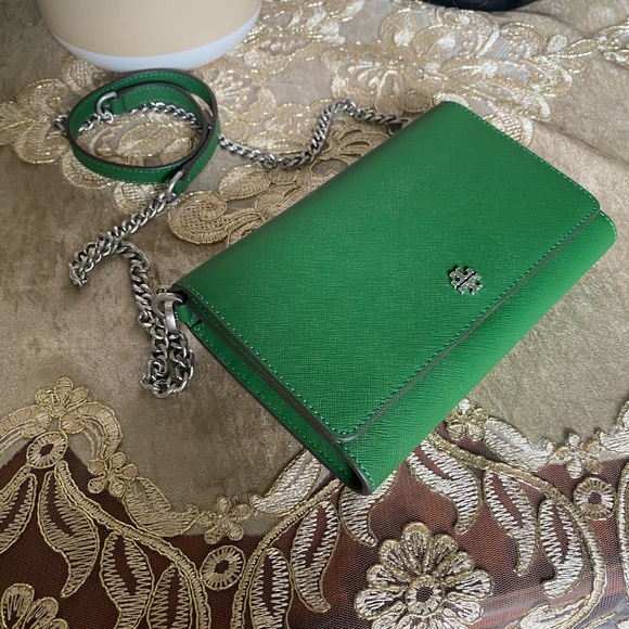 Tory Burch green wallet crossbody - Picture 3 of 9